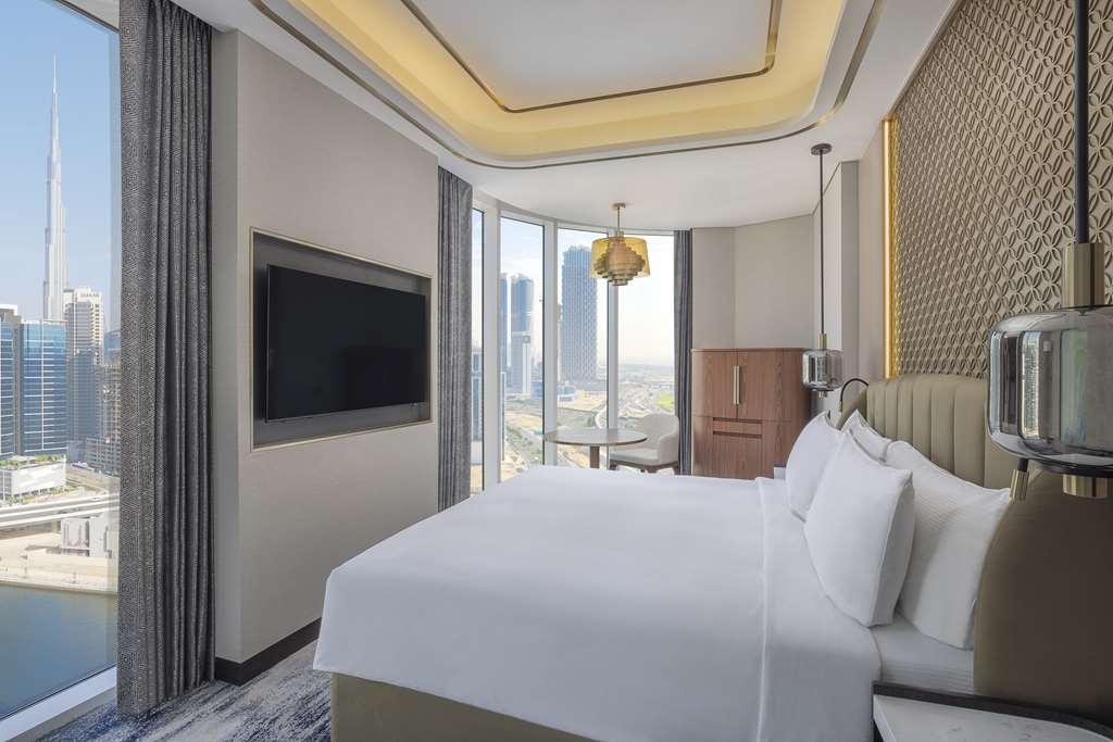 Embassy Suites By Hilton Dubai Business Bay Bilik gambar