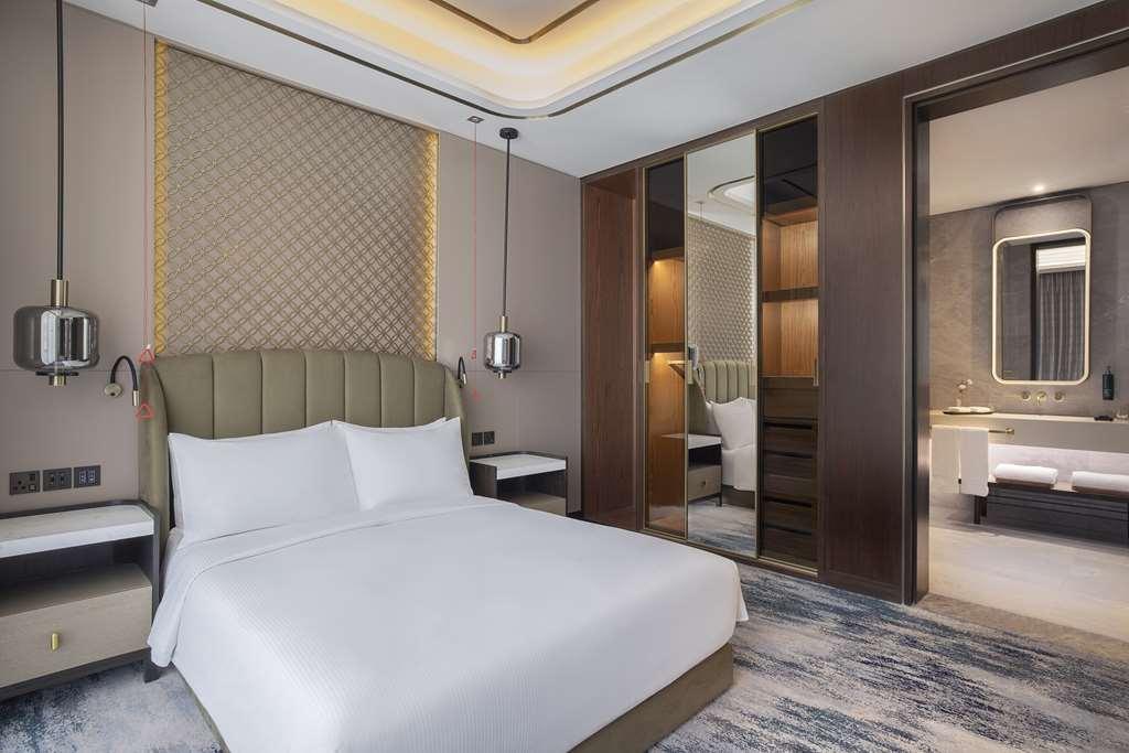 Embassy Suites By Hilton Dubai Business Bay Bilik gambar