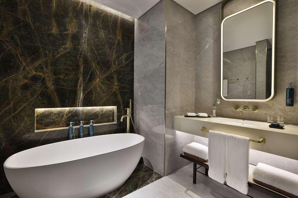 Embassy Suites By Hilton Dubai Business Bay Bilik gambar