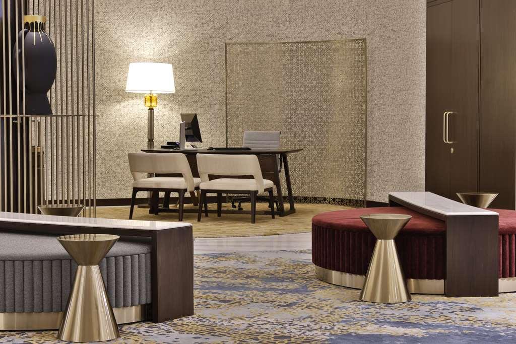Embassy Suites By Hilton Dubai Business Bay Dalaman gambar